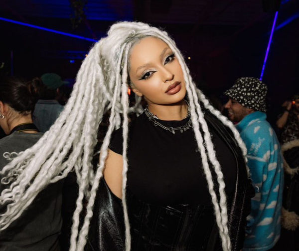 Her Majesty locs ( 15 locs)